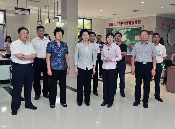 舒晓琴在辽宁省大连市调研时强调 带着感情和责任切实维护好群众合法权益