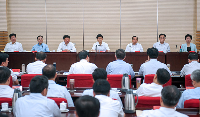 孟建柱同信访工作专题研讨班学员座谈时强调 带着深厚感情倾听群众呼声 把送上门来的群众工作做实做好 王晨出席