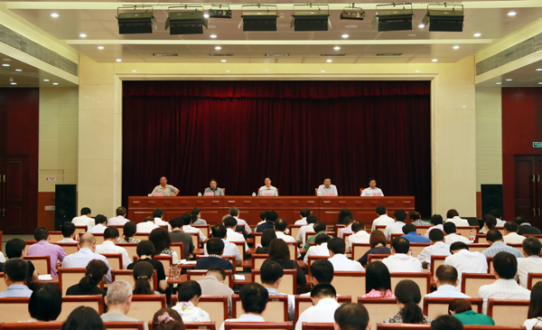 舒晓琴主持召开局机关全体干部会议 传达学习孟建柱等中央领导同志在国家信访局调研时的重要讲话精神