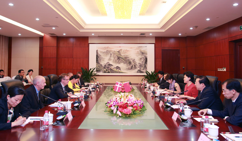 舒晓琴会见丹麦议会监察专员署访华团
