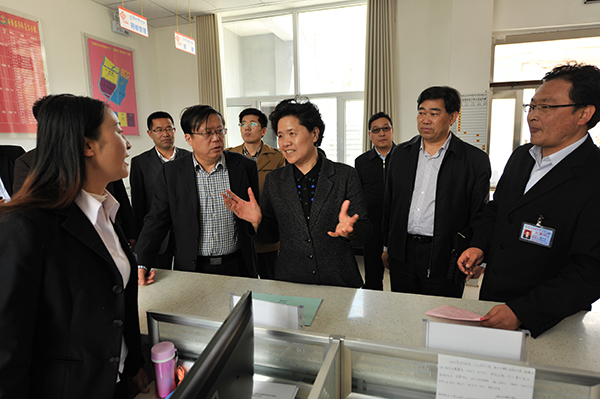 舒晓琴在青海甘肃调研时强调<br>坚持依靠基层解决群众合理合法利益诉求<br>