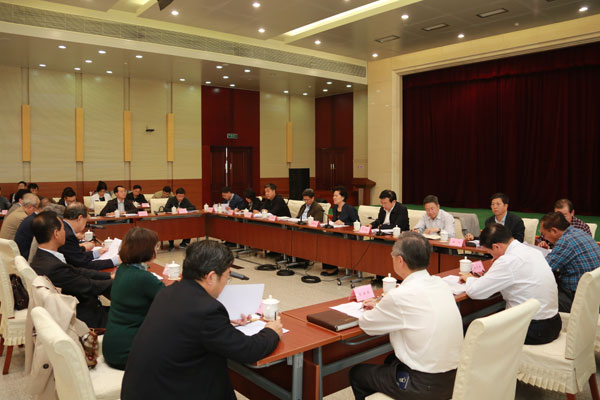 舒晓琴主持召开专家学者和代表委员座谈会<br>就信访立法工作听取意见建议<br>
