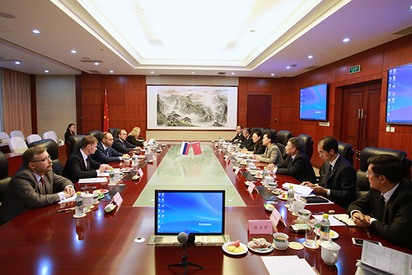 舒晓琴会见俄罗斯联邦总统办公厅<br>公民和团体信访局副局长米赫耶夫<br>
