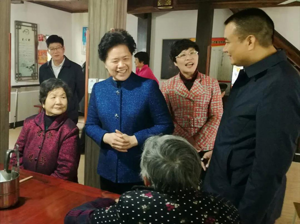 舒晓琴在浙江省调研时强调<br/>坚持发展新时代“枫桥经验”<br/>不断提高信访矛盾源头化解能力水平