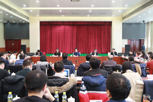 舒晓琴主持召开座谈会听取新闻媒体意见建议
