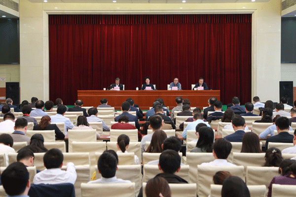 国家信访局传达学习全国“两会”精神